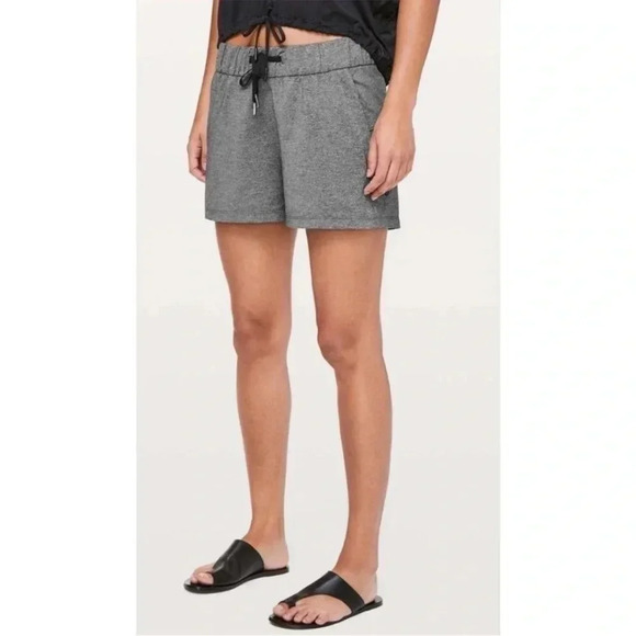 Lululemon On The Fly Heather Black Athletic Shorts 10 - Picture 1 of 5